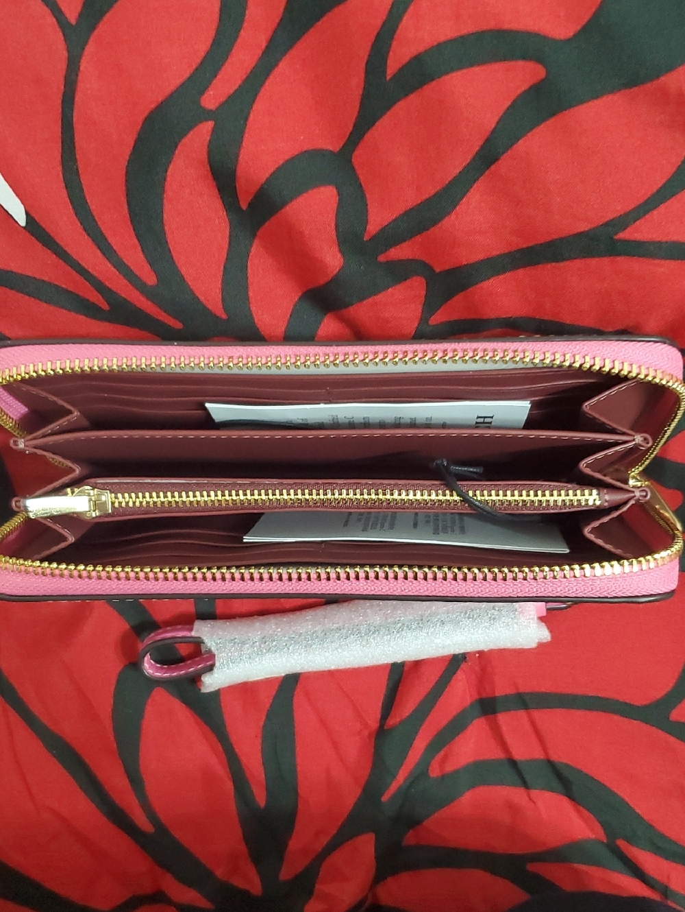 Coach Beige Signature Zip Wallet with Pink Trim and Wristlet - Picture 4 of 7